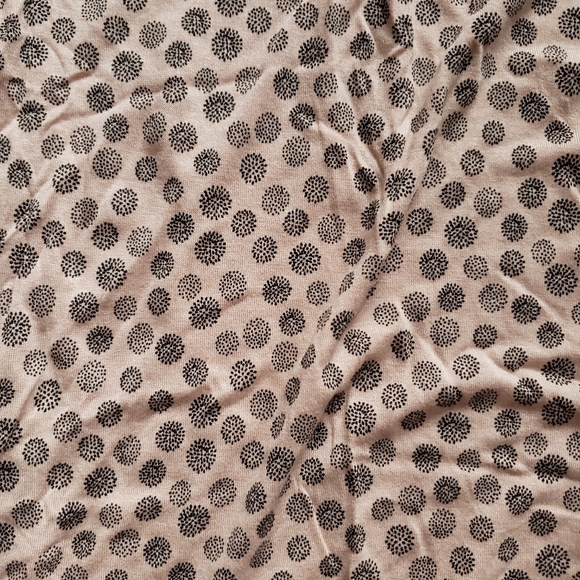 H&M print top gathered shoulder blush peach & black Size Medium - Picture 2 of 7